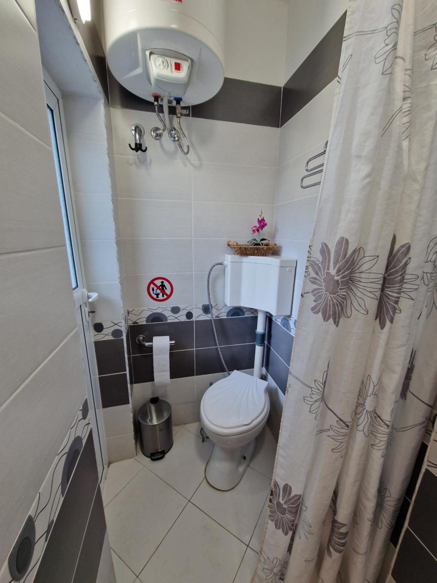 Етаж От Къща С Двор Apartment Burgas ภายนอก รูปภาพ